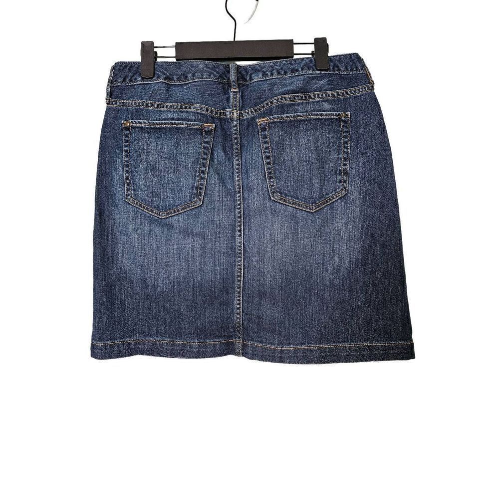 Eddie Bauer short denim skirt. Size 6. - Picture 2 of 2